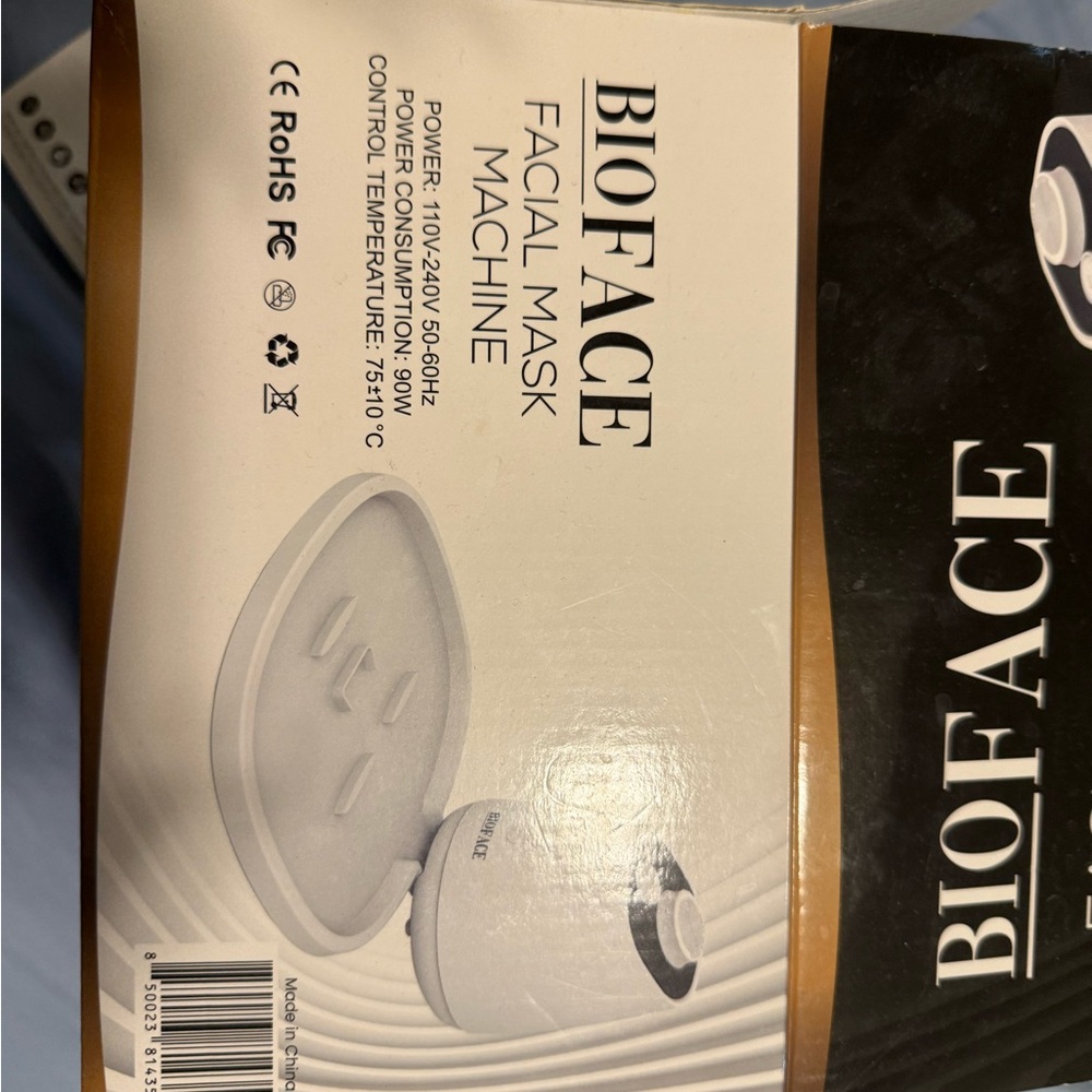 White Facial Mask Machine - Picture 9 of 10